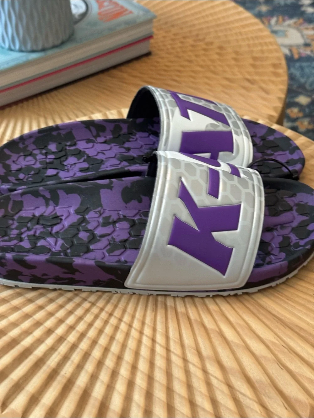Hype Co. Kansas State University Wildcats Slydr Ncaa Sandals Beach Slides NWOT